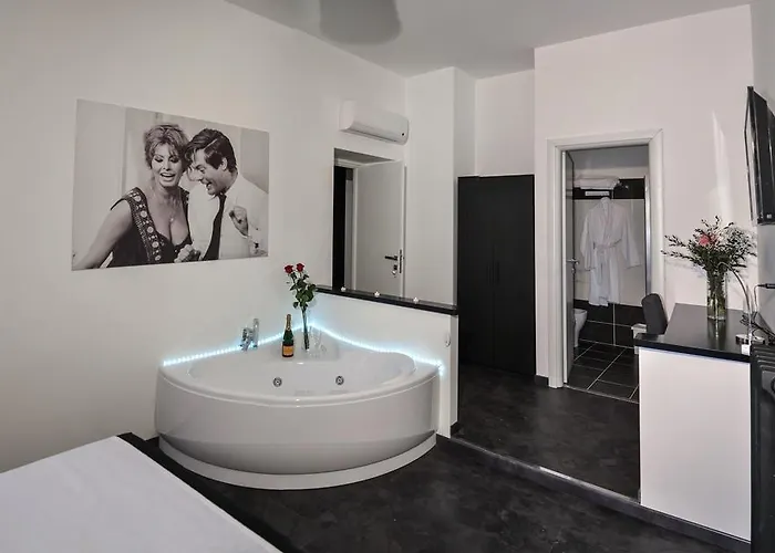 Good Life Via Veneto